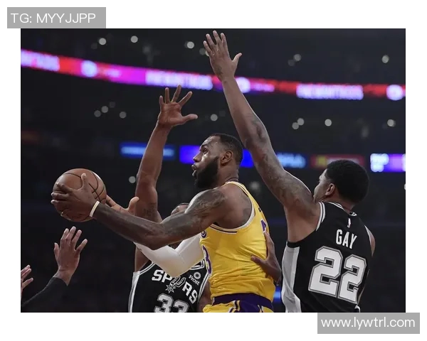 1999年湖人与马刺的激烈对决回顾与分析篮球历史上的经典时刻