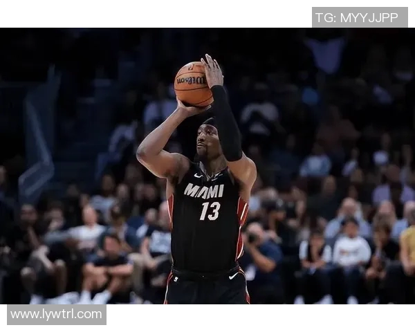 NBA三方大交易!犹他爵士队迎鲍威尔,迈阿密热火队资产调整 NBA三方大交易!犹他爵士队迎鲍威尔,迈阿密热火队资产调整